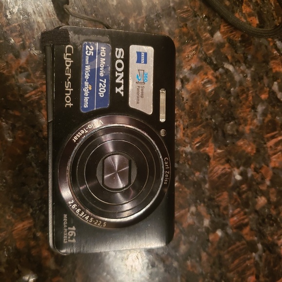 Sony camera - Picture 2 of 2